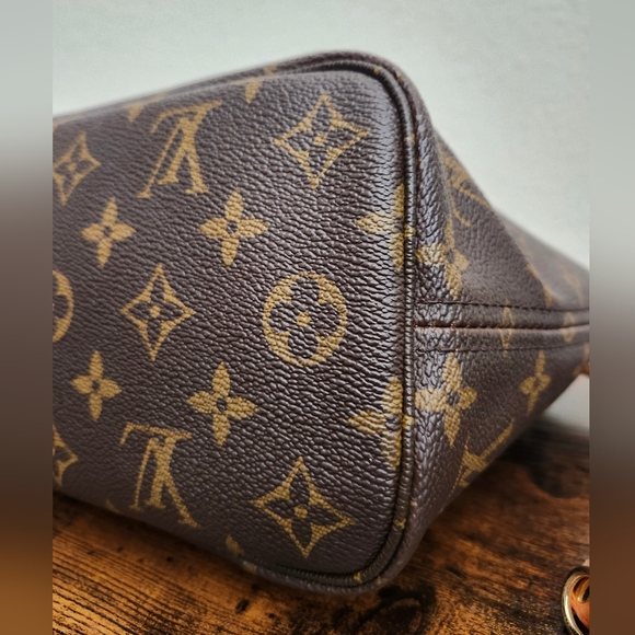 Louis Vuitton Neverfull Tote Monogram Canvas PM - Picture 7 of 17